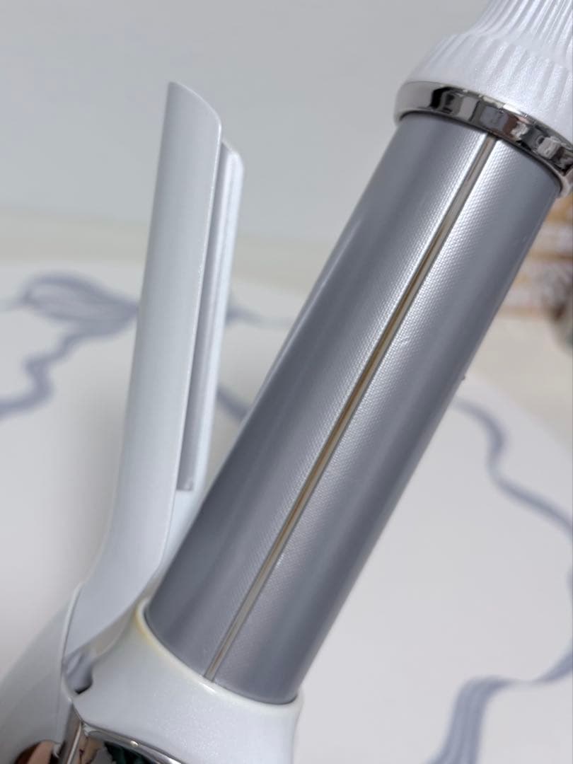 【あさゆー】リファ 2022年製 ヘア アイロン 32mm ホワイト