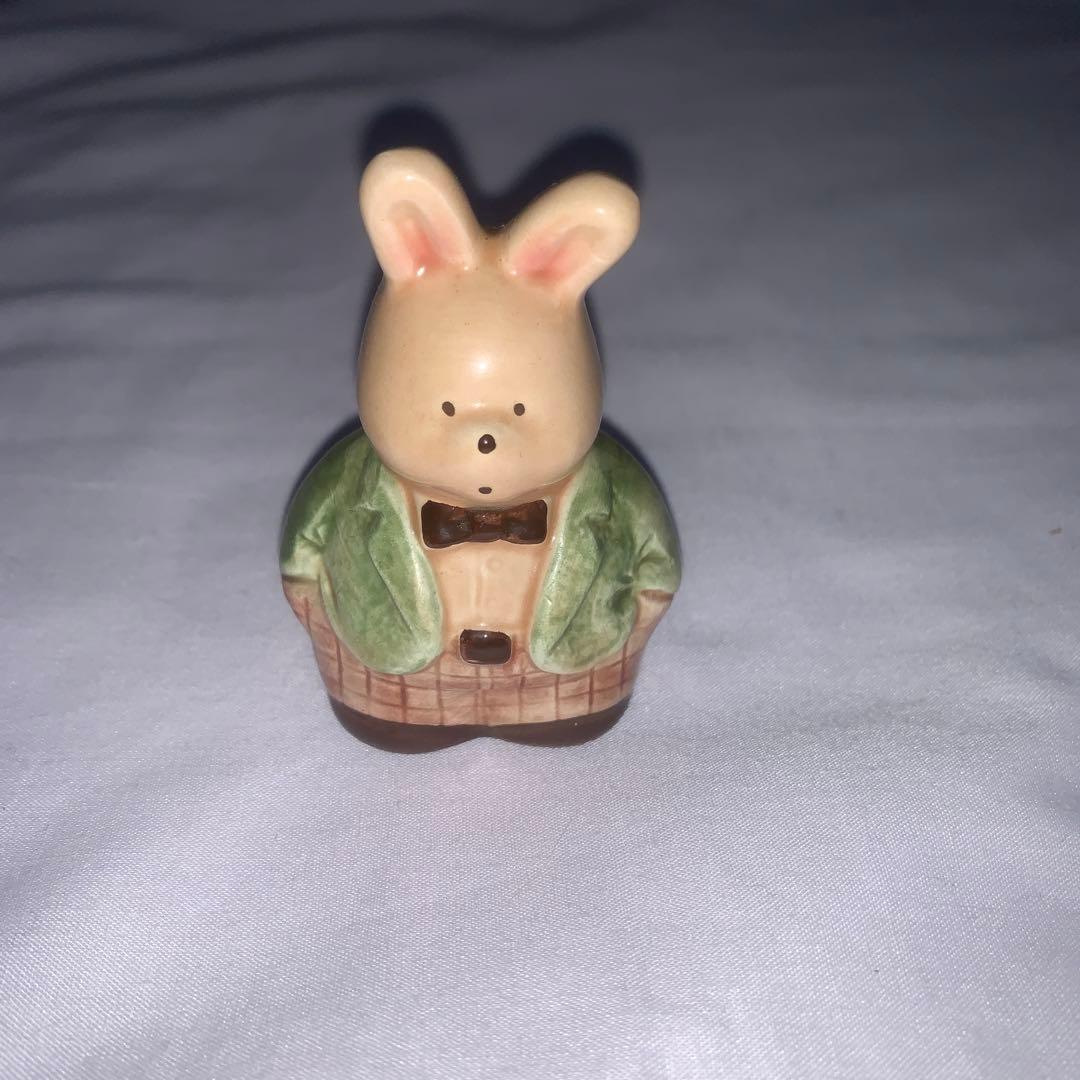 ウサギの陶器フィギュアセット