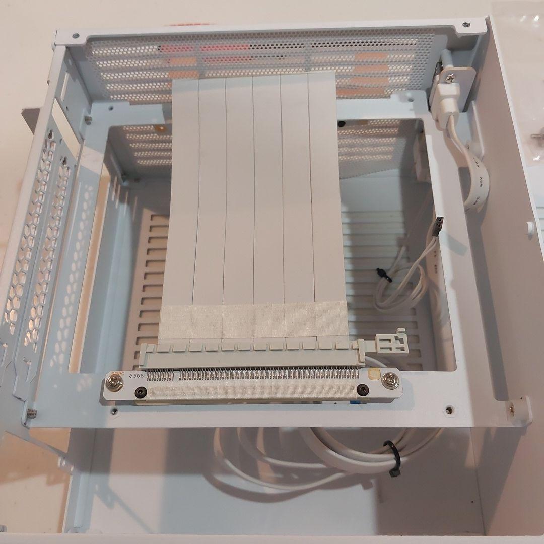 ITXケース SGPC K39 ライザーケーブル付