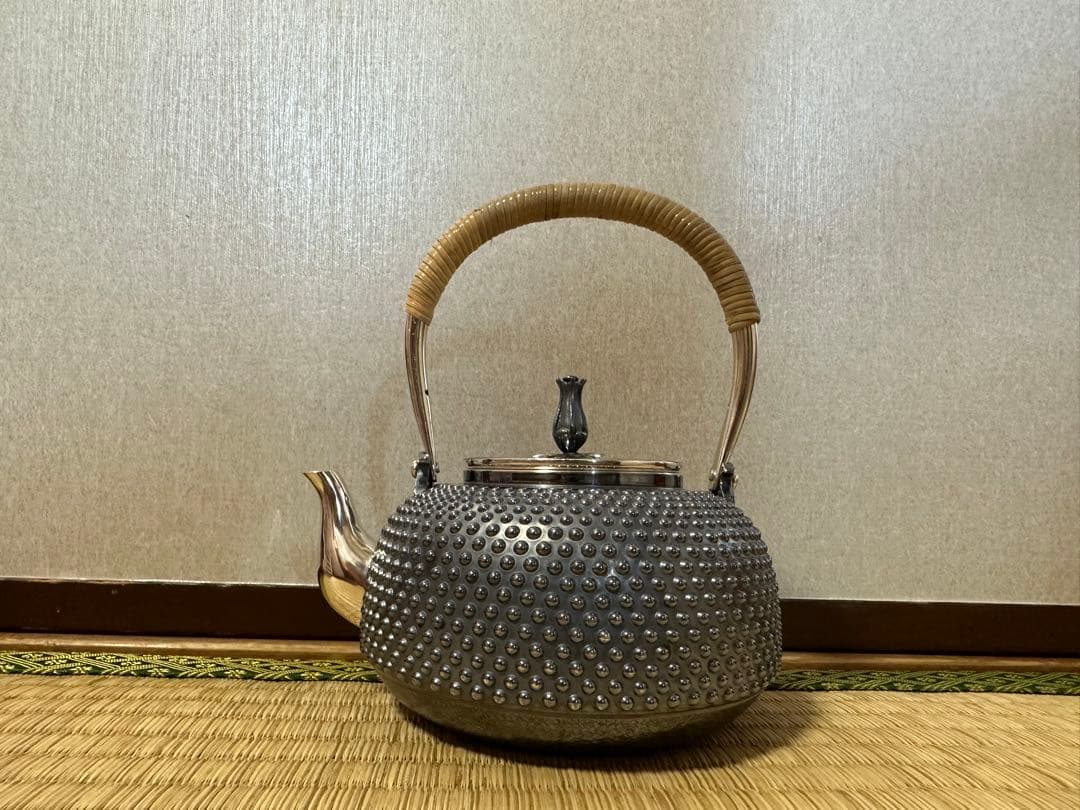 純銀製 玉霰打出 花蕾摘 あられ 湯沸 銀瓶 工芸品 美術品 煎茶道具