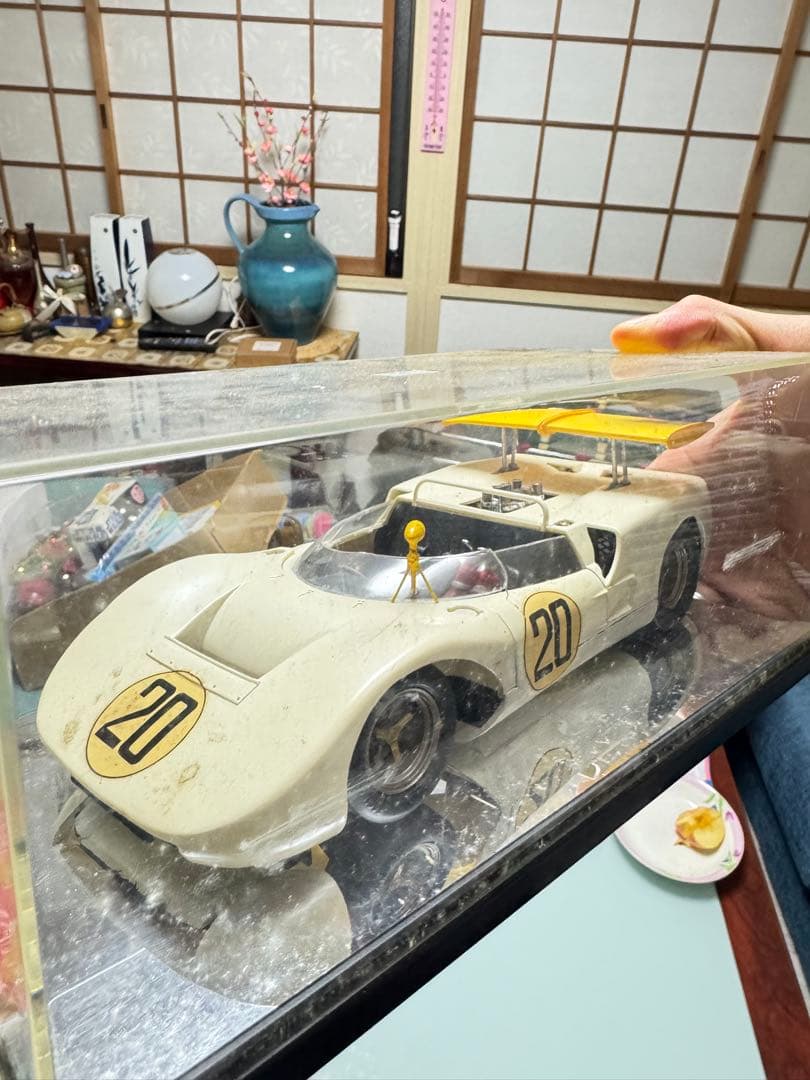 レーシングカー模型 1/18 番号20