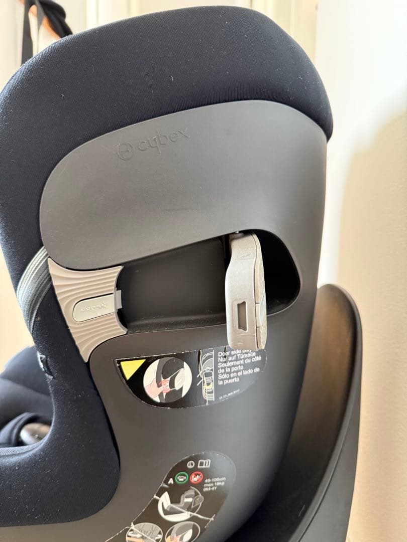 たろ　Cybex シローナS i-size ブラック チャイルドシート