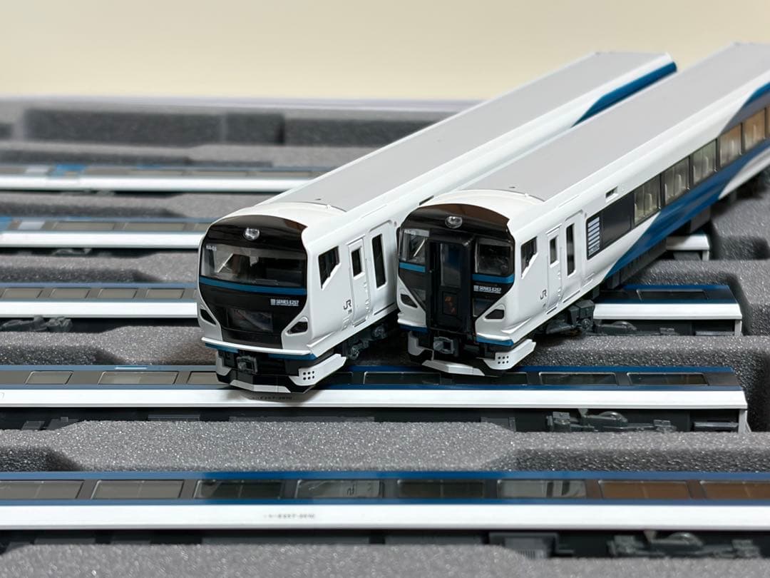 鉄道模型　Nゲージ　KATO 10-1613 E257系2000番台　踊り子