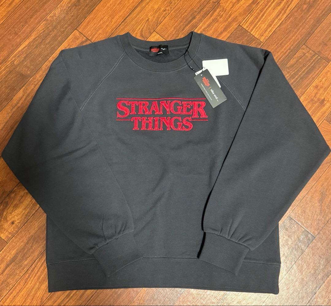 ストレンジャーシングス niko and… アソートスウェット　チャコール