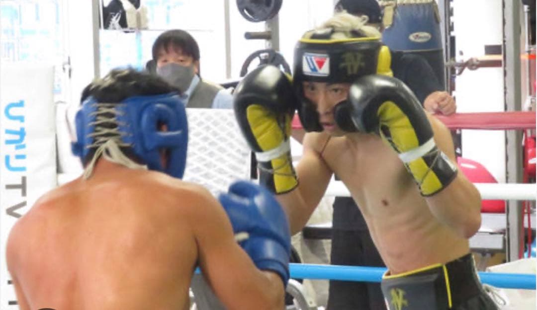 Winning ボクシンググローブ 14oz イエロー/ブラック