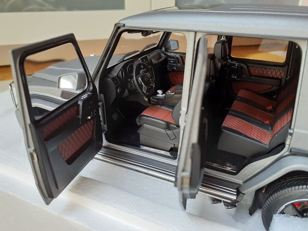 Almost Real メルセデス・ベンツ G65 AMG 1/18