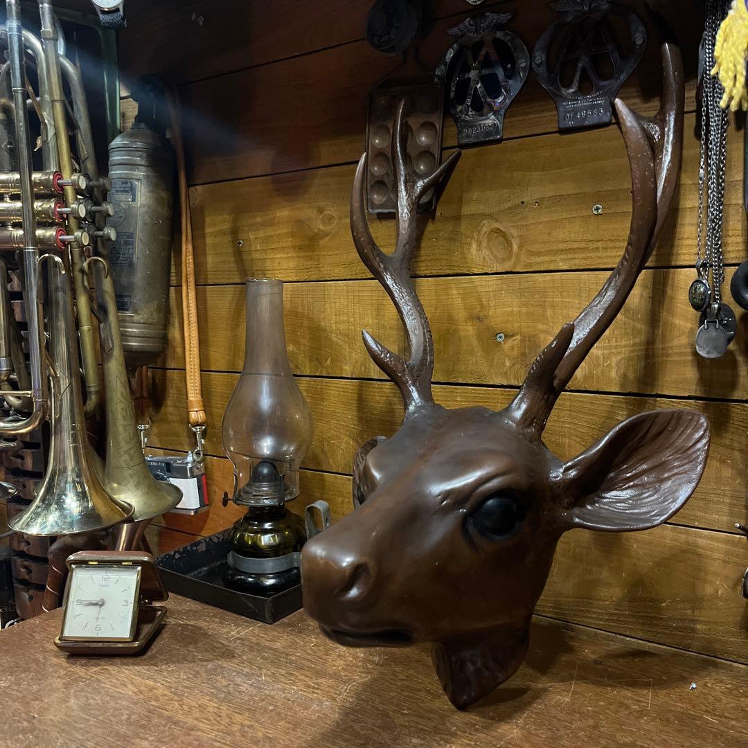 ヴィンテージ　金属鹿飾り
