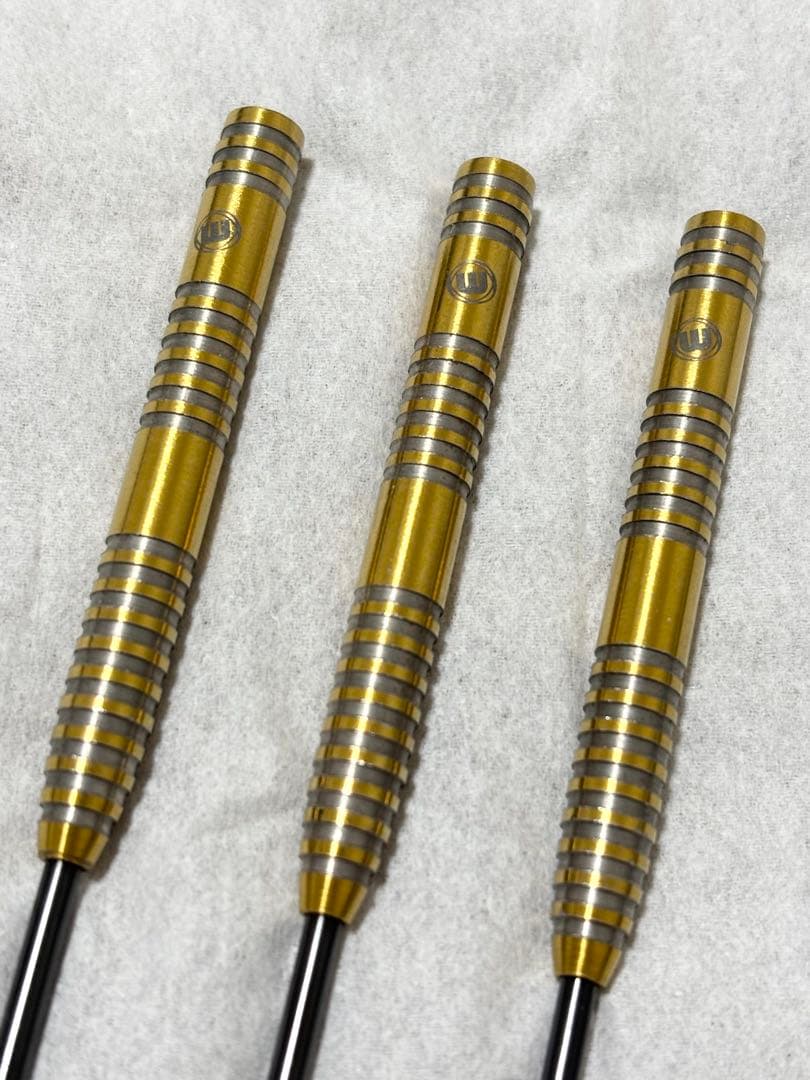 winmau (ウィンモー) ／ ダリル ガーニー 23g