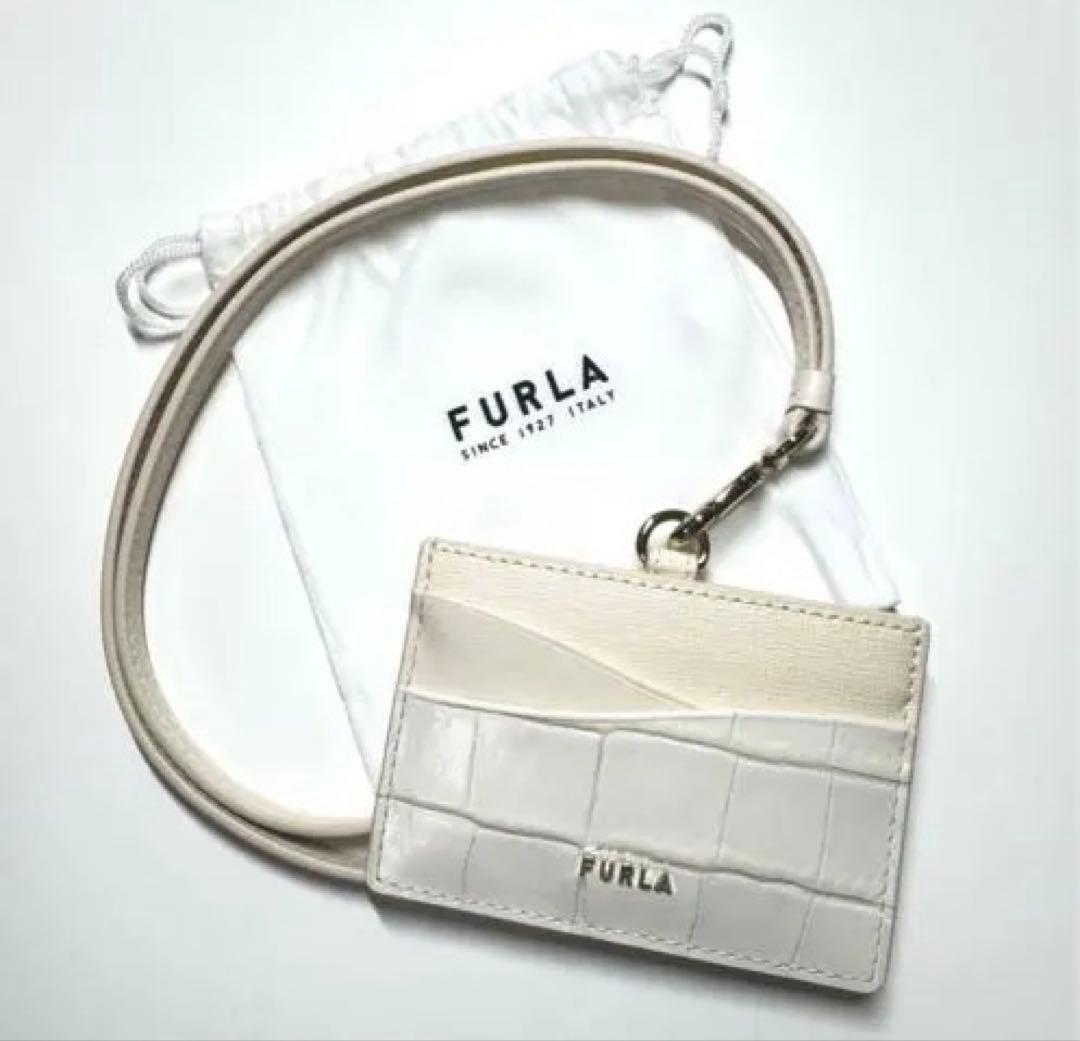 新品未使用⭐︎FURLA IDカードホルダー／社員証ケース