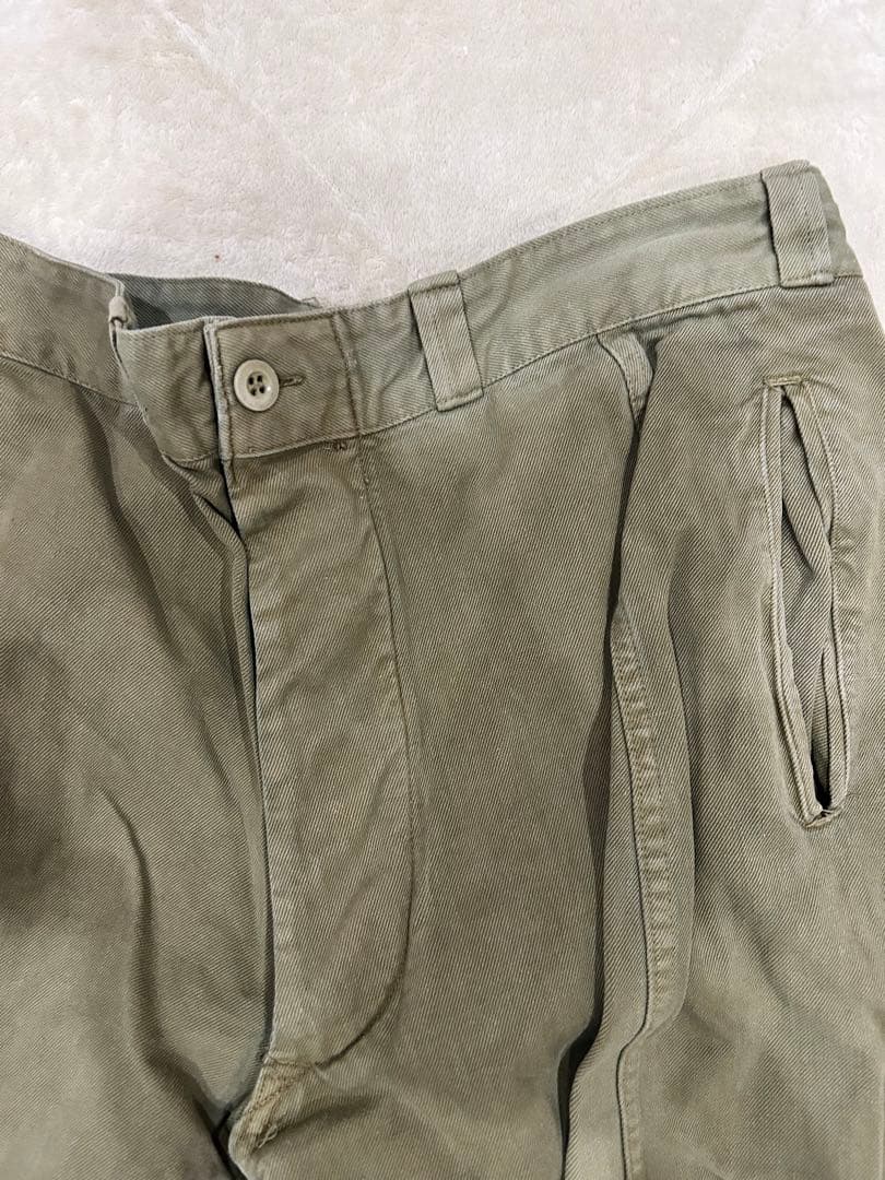 オリーブグリーンサルエルパンツ