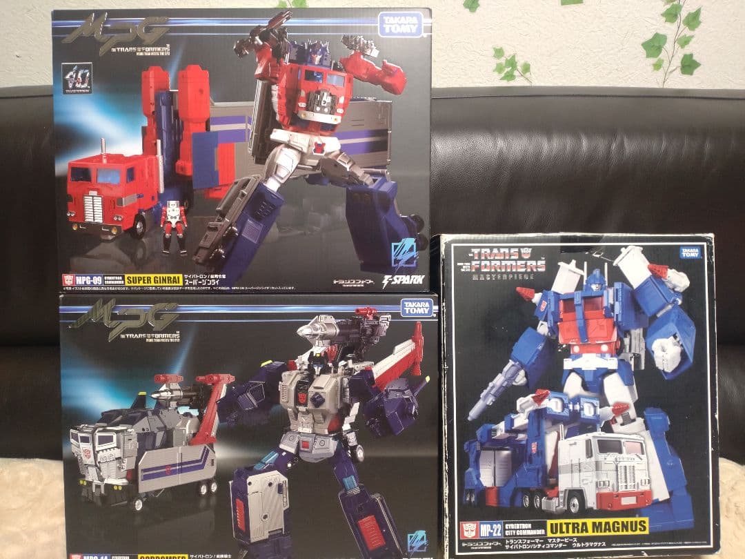 トランスフォーマーМPGスーパージンライ　ゴッドボンバー　МPウルトラマグナス