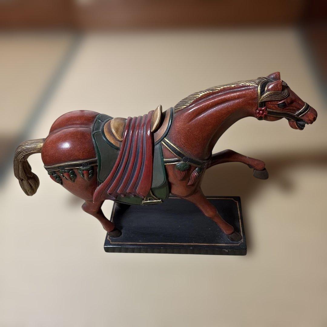 今年の干支　木製馬の彫刻　大型置物