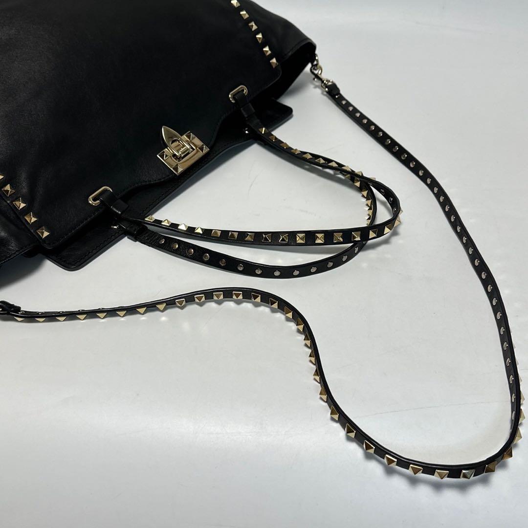 t67【極美品】ヴァレンティノ　ロックスタッズブラックレザー2wayショルダー.