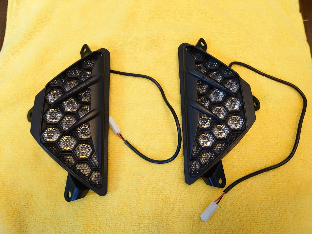 TST Industries NEXUS LED ウィンカー