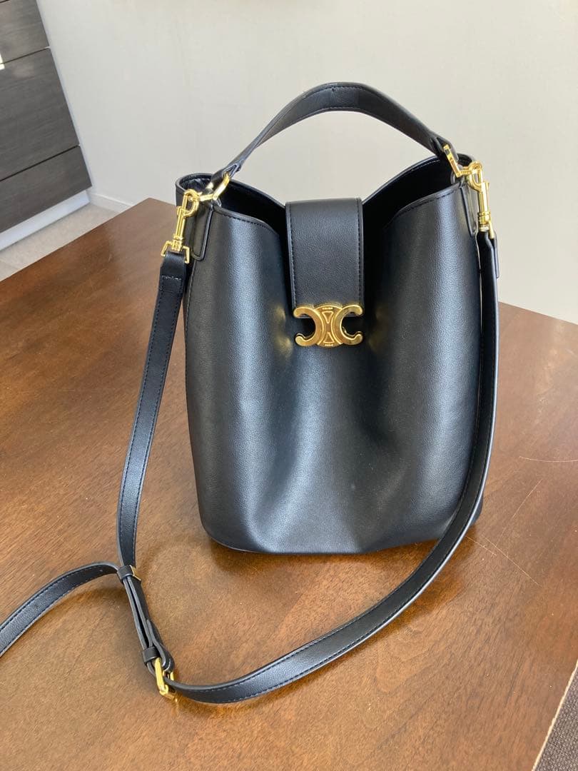 新品同様　レザー　本革　ブラック黒　ショルダーバッグハンド