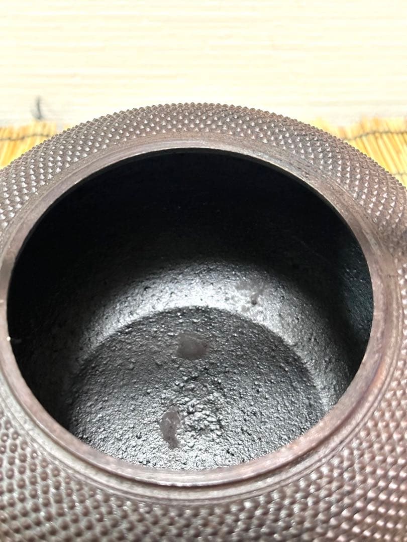 未使用品　南部秀山堂南部伝統工芸士 佐藤 勝弘造アラレ 南部鉄瓶 南部鉄器 鉄瓶