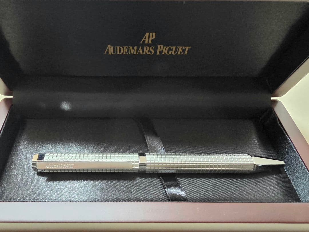 オーデマピゲ　ボールペン　シルバー　箱付き　新品