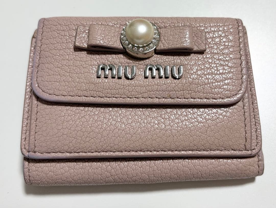 miu miu マドラスパール レザー三つ折り財布