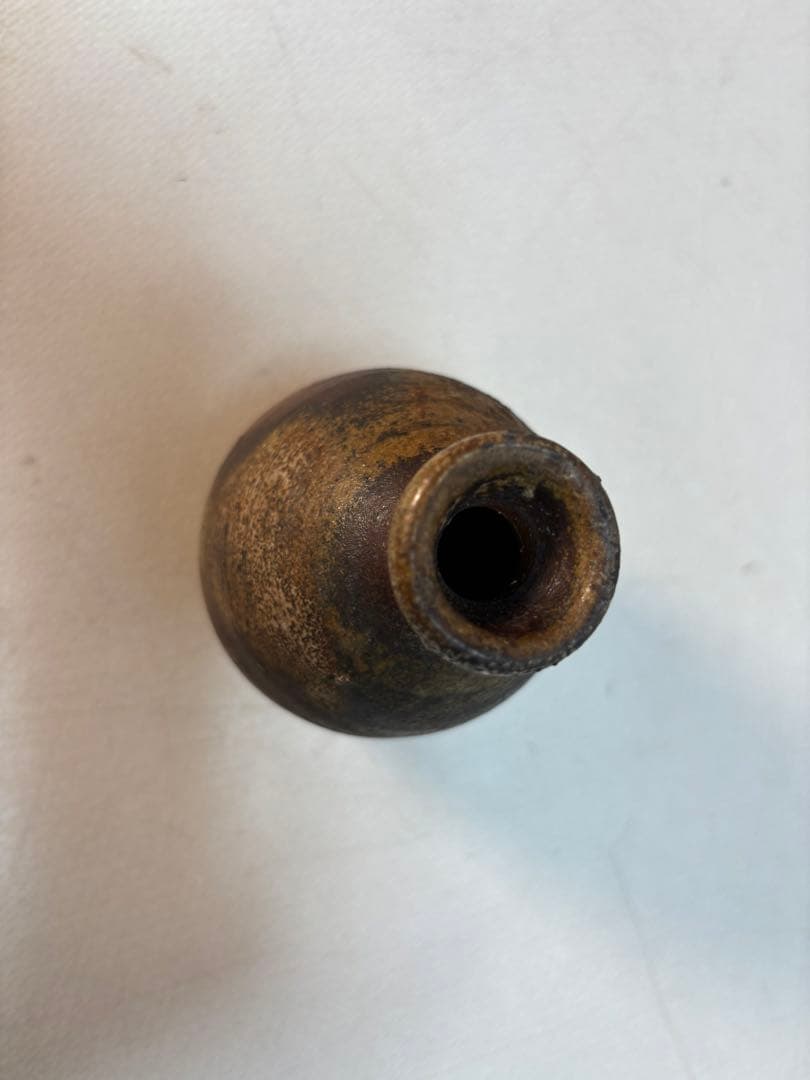 備前焼　窯変　サンギリ　小さな一輪挿し　陶印有り