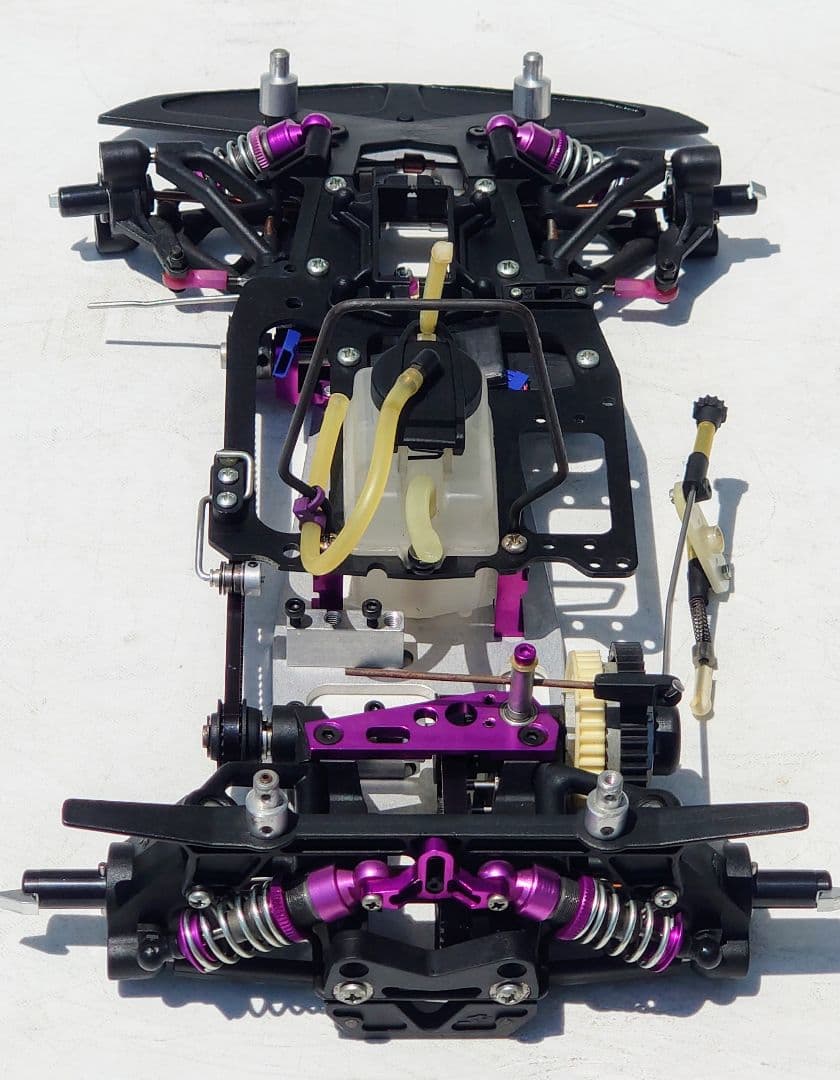 未使用シャーシ！サーパント 1/10GPレーシングカー ピニオン クラッチ付