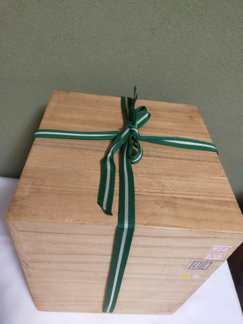 韓国 人間文化財(人間国宝) 池順鐸作 白磁陽刻高麗水差し