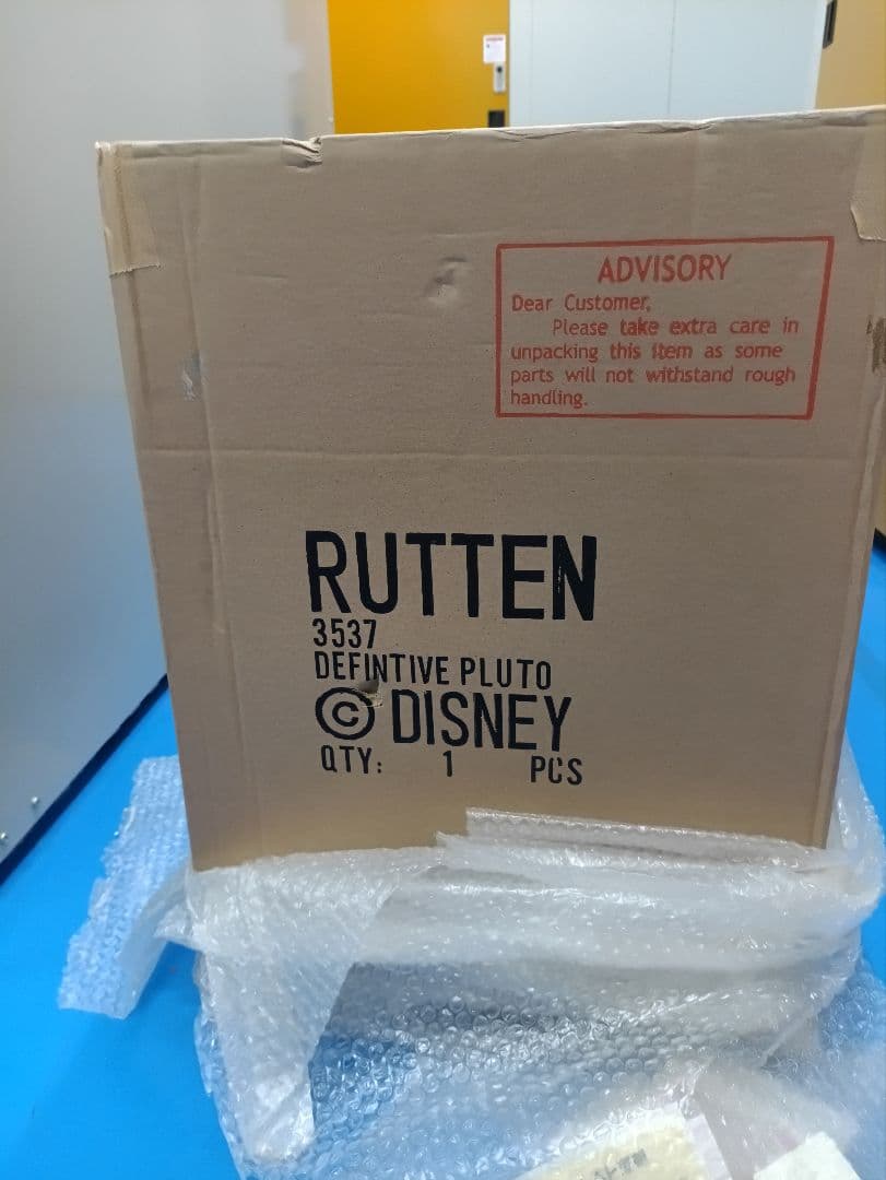 プルート 特大フィギュア 置物 ディズニー　スタチュー