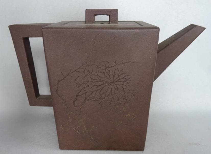 鉄画軒刻 胡耀庭製 紫砂 朱泥 急須　蓋裏に大きい欠けあり！