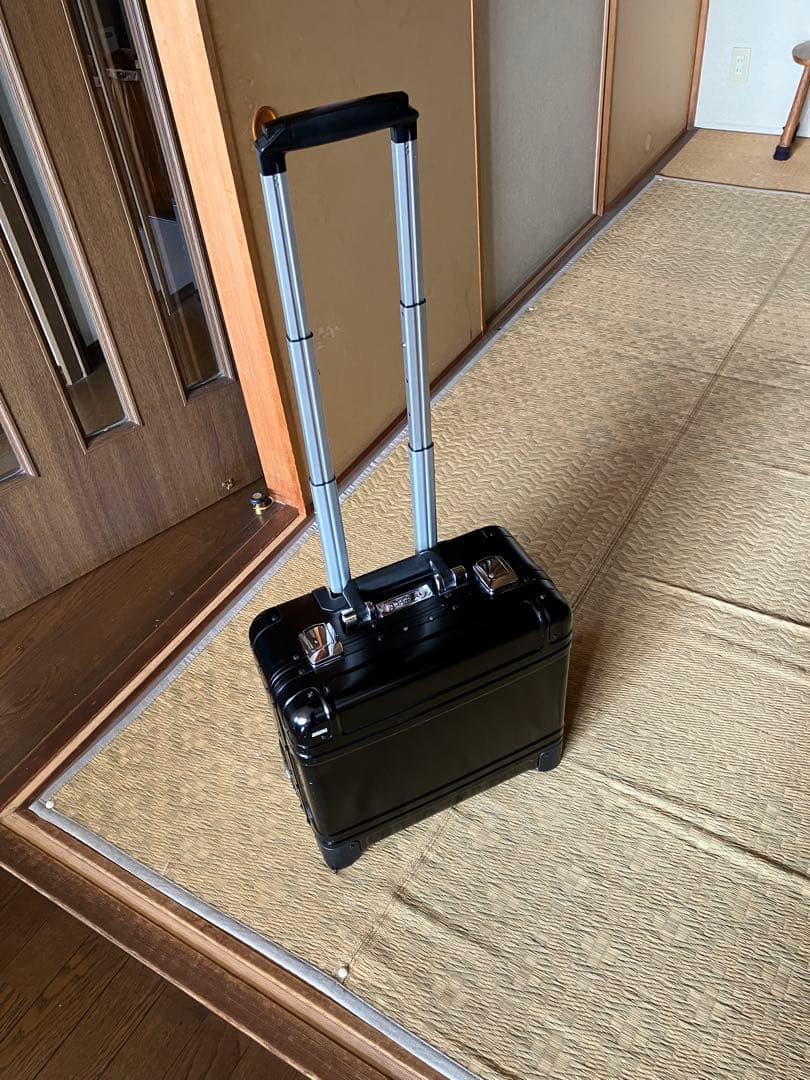 ZERO HALLIBURTON ゼロ ハリバートン 2輪スーツケース