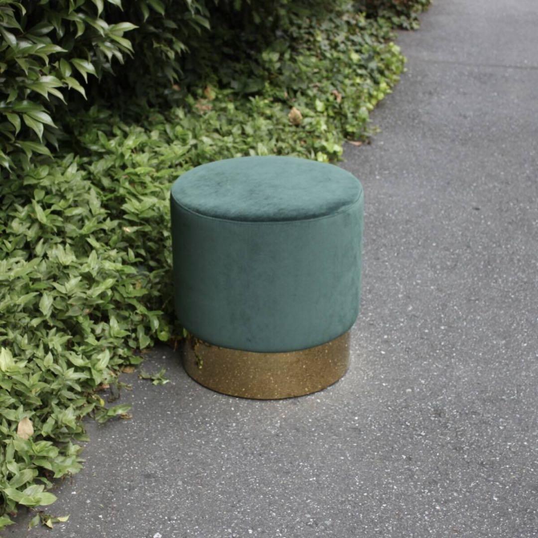 ELLA エラ ベロアスツール オットマン SHARK ATTACK オランダ