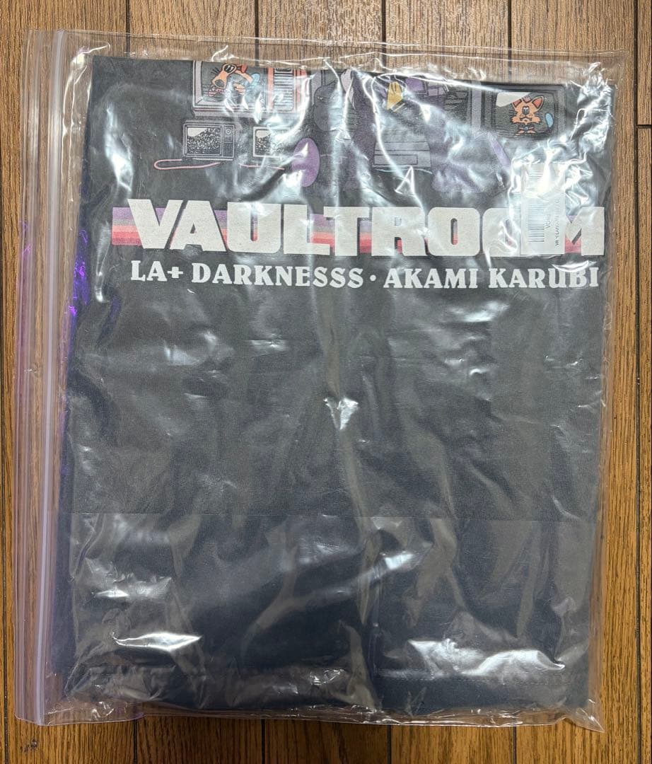 Vaultroom ラプラスダークネス 赤見かるび コラボ Tシャツ Lサイズ