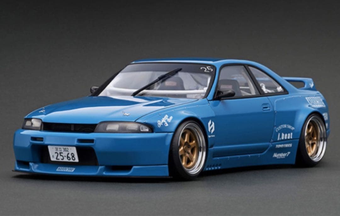 イグニッションモデル1/18スカイラインGT-R！R33パンデム！ロケットバニー