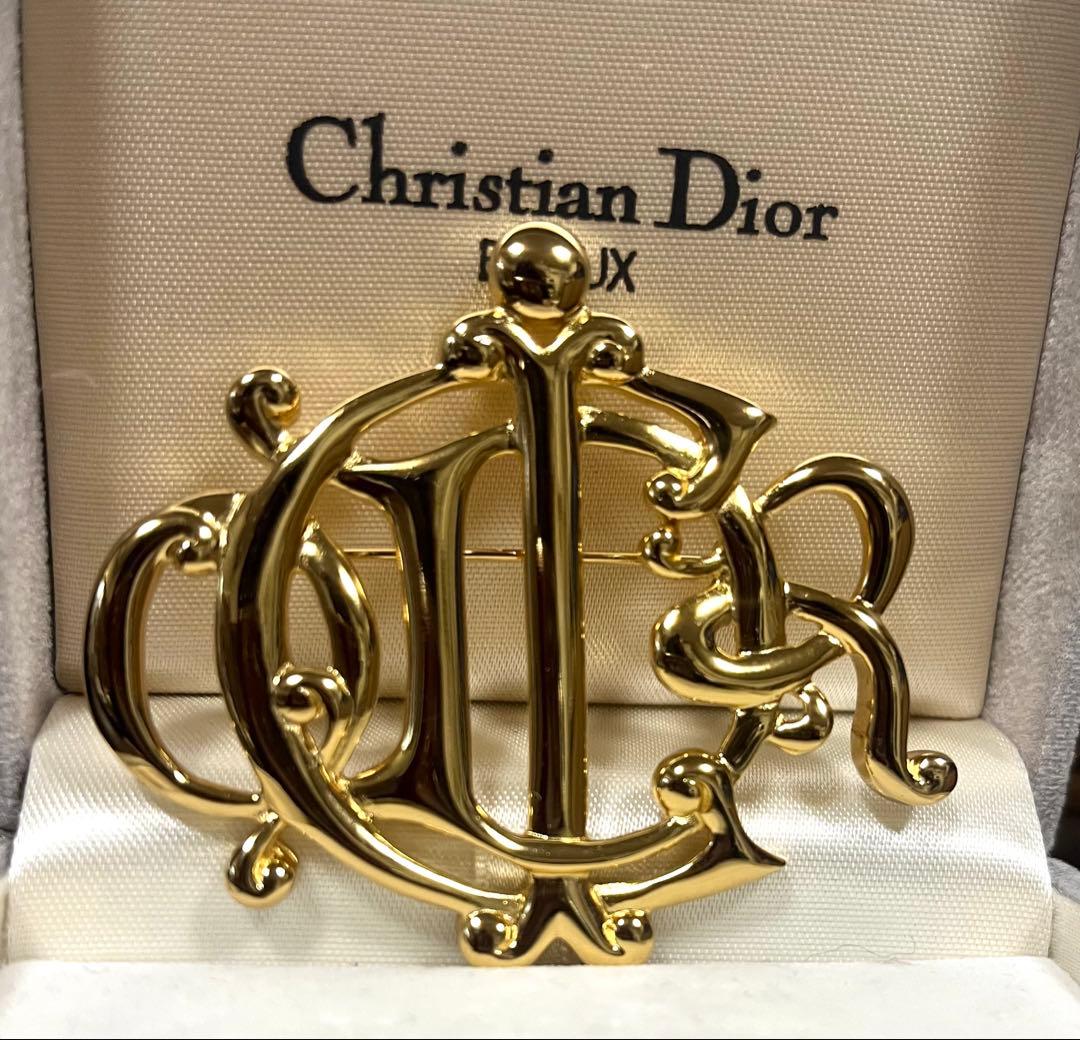 y*a様 Christian Dior ブローチ 金色 メタル製
