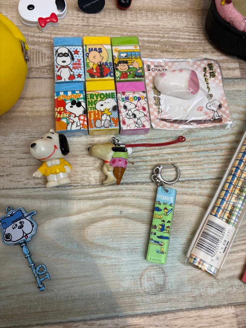 スヌーピー　peanuts ぬいぐるみ　ポーチ　文具　手袋　イヤーマフ　まとめ売