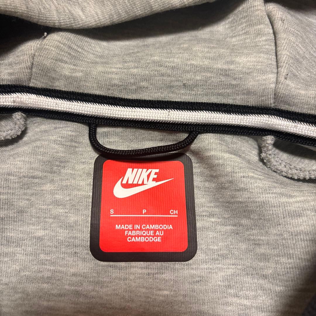 Nike テックフリースS