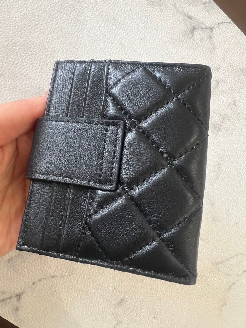 CHANEL レザーブラック 二つ折り財布