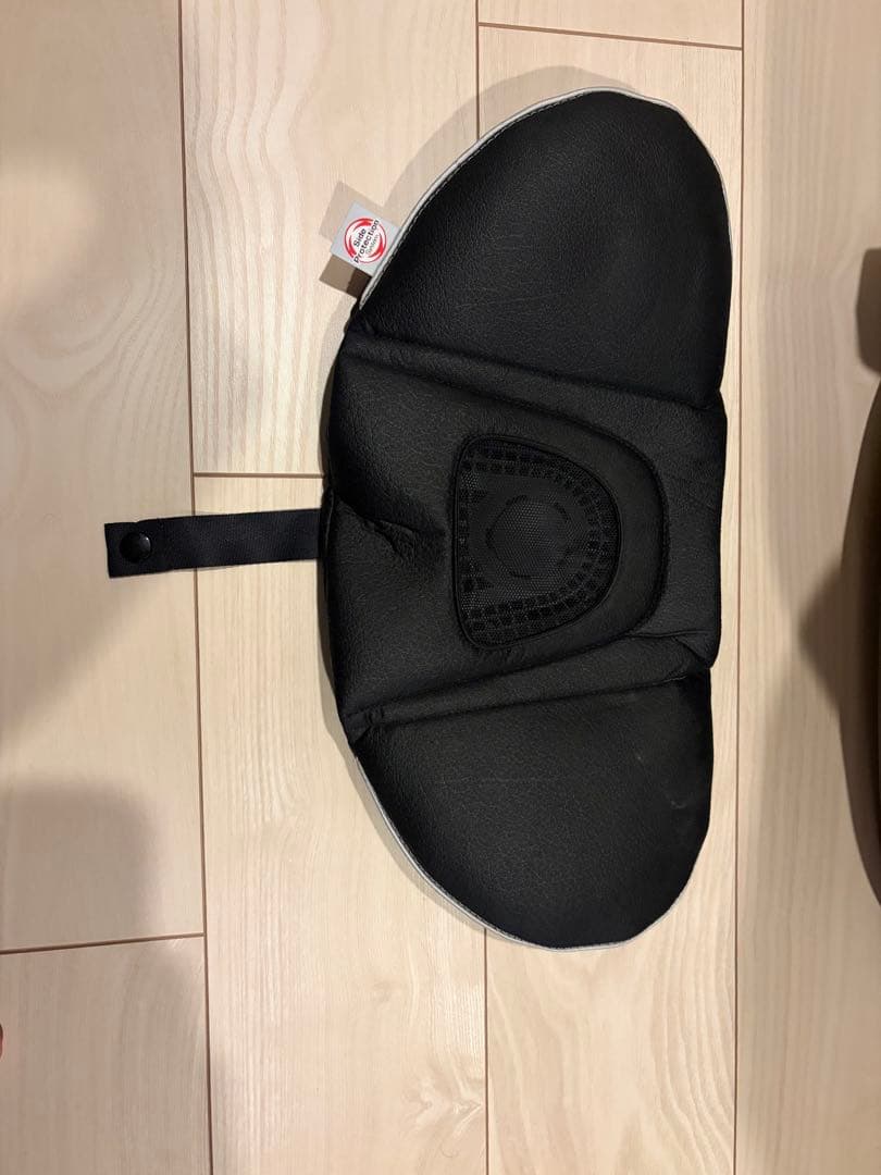 (3連休お値下げ中)Combi 回転式チャイルドシート CB-UTC