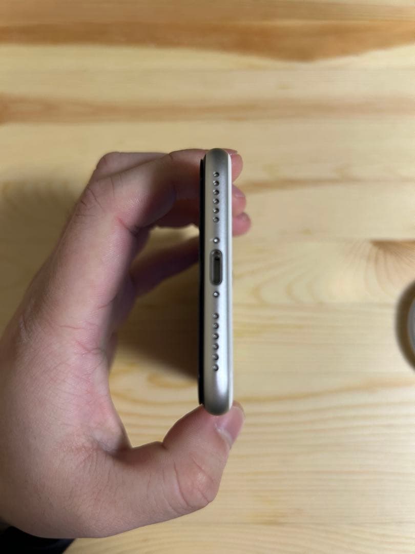 iPhone SE (第3世代) Starlight 64GB