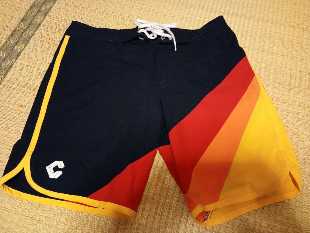 クロノス　ボードショーツ　М