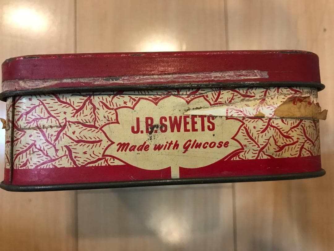 ブリキ缶　1950年代　インドのキャンディ缶　森の美女のリトグラフ