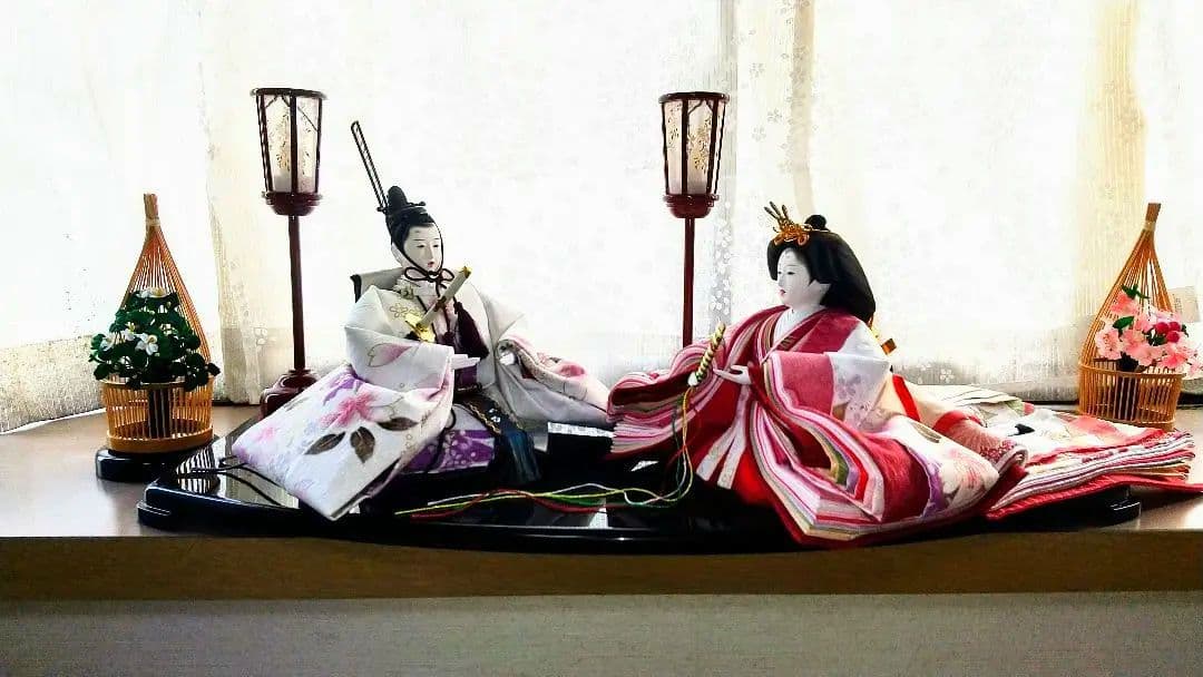 ナナちゃん大人でも飾りたくなるモダン親王飾りお雛様