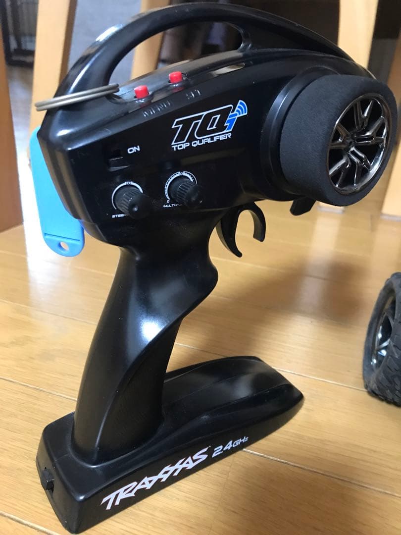 TRAXXAS EREVO VXL 1/16スケール　ブラシレス