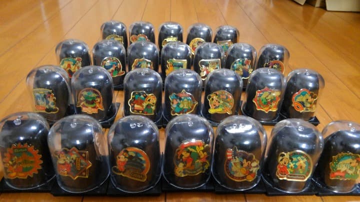 ディズニー　ピンズ　コレクション　世界の旅　全２６種類　プラケース入り