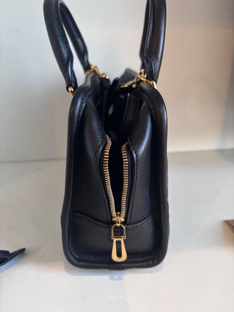 LOEWE アマソナ23 ブラック　レザーハンドバッグ