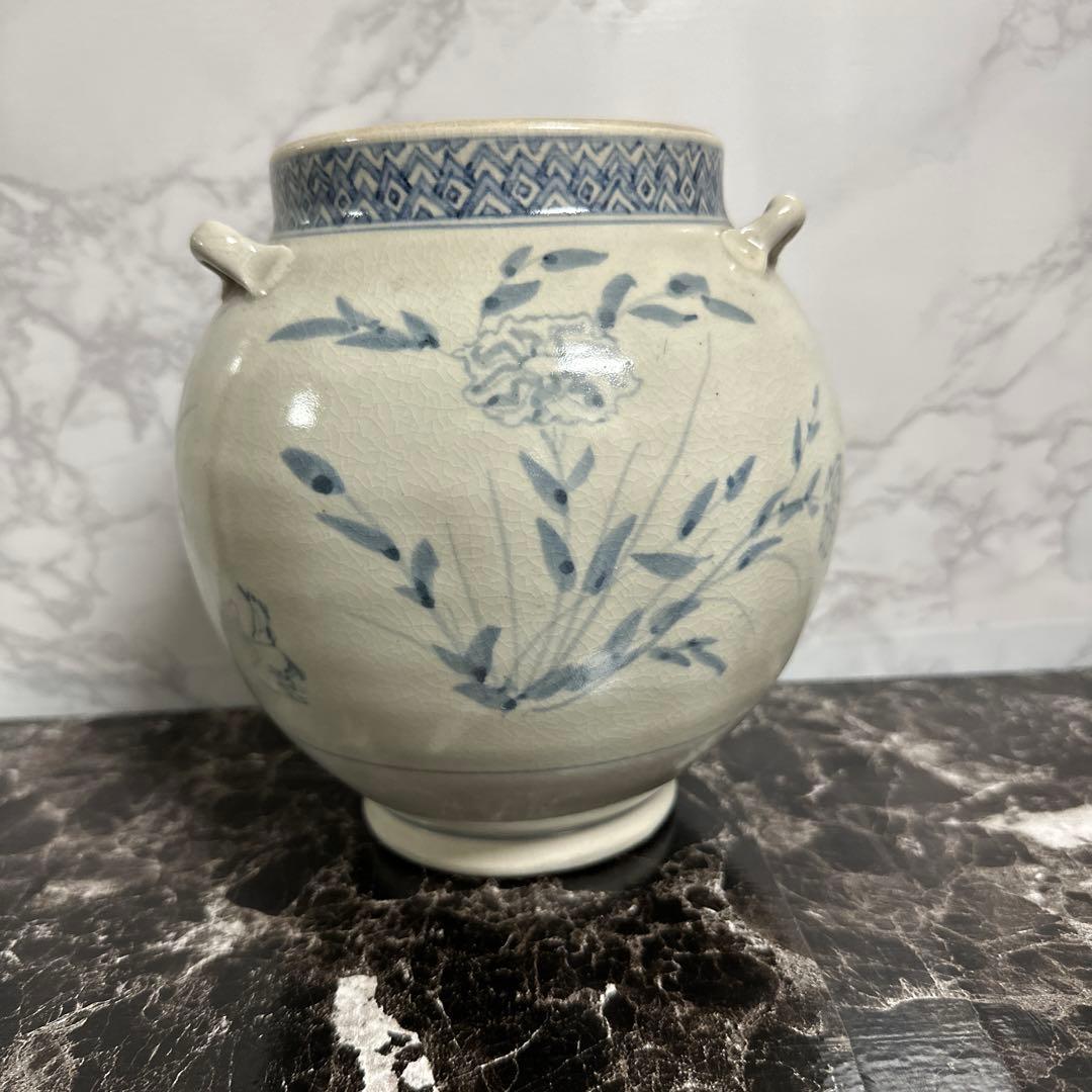 時代、伊万里、三耳壺。　　無傷。