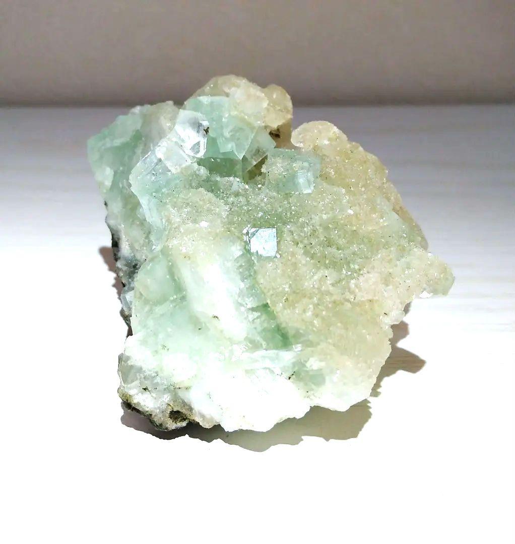 グリーンアポフィライト（魚眼石）　鉱物標本