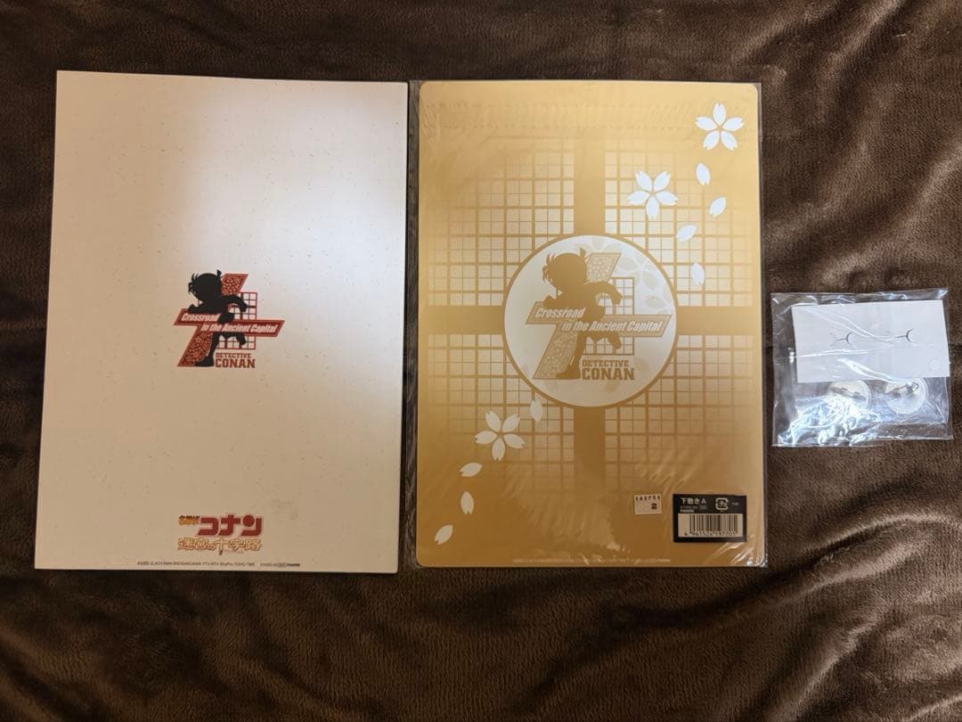 名探偵コナン 迷宮の十字路 ノート 下敷き 缶バッジ