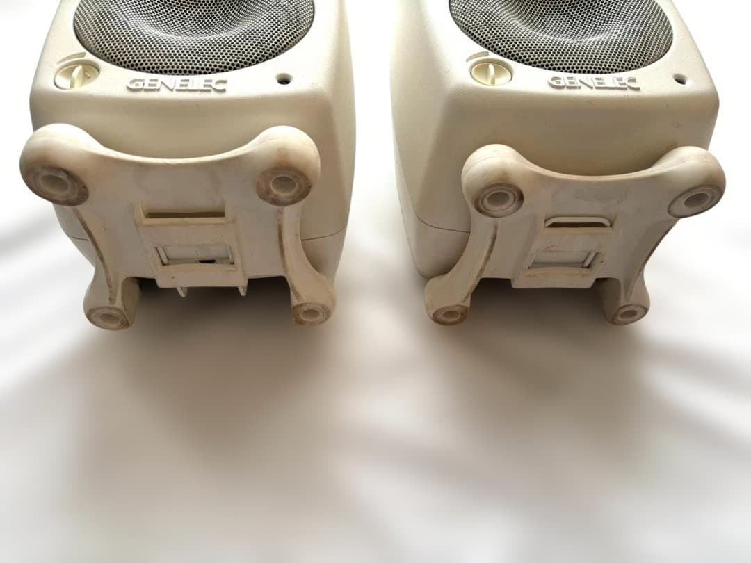 値下 GENELEC 8020B ホワイト スタジオモニタースピーカー　ペア
