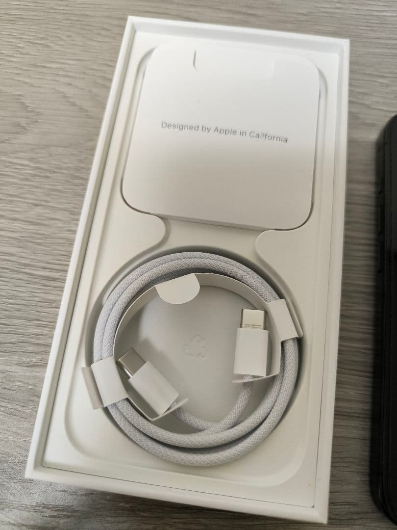 iPhone15pro 128GB SIMフリー　ブラックチタニウム　おまけ多数