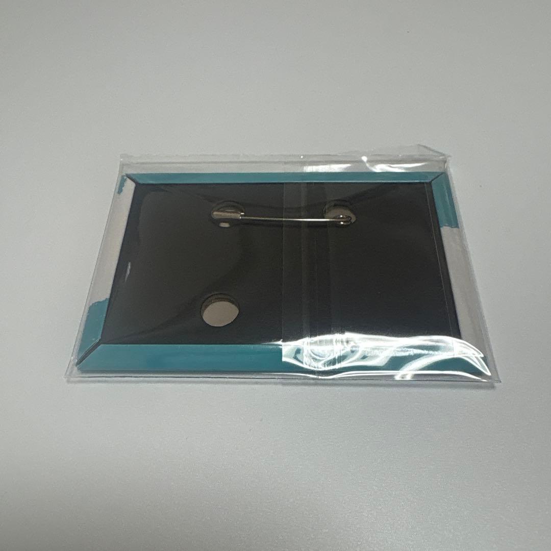 ブルーロック　糸師凛　プリンセスカフェ　スクエア缶バッジ