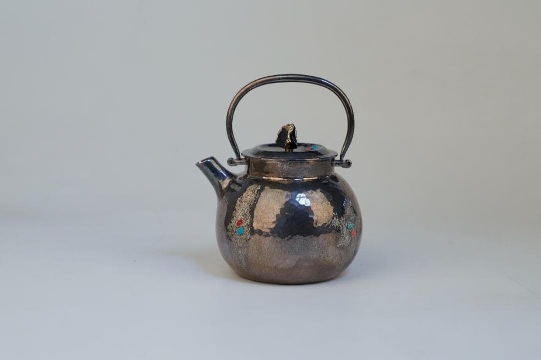 純銀製 槌目模様 色石装飾 湯沸し 銀瓶 煎茶道具